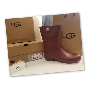 UGG RAIN BOOTS